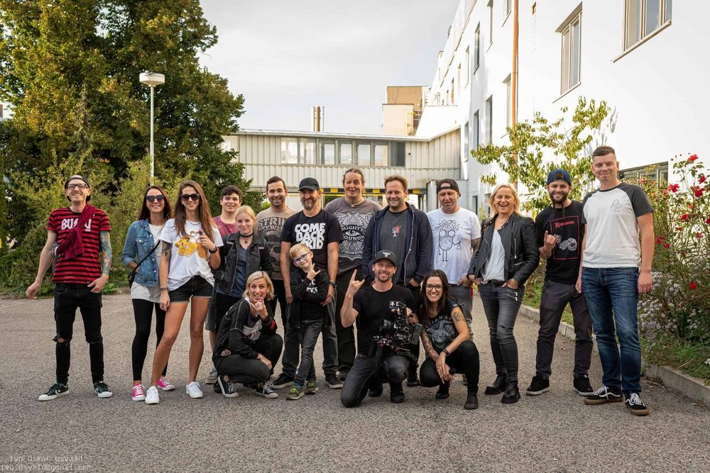 Fotografie z natáčení, které probíhalo v Bandzone.cz zkušebnách