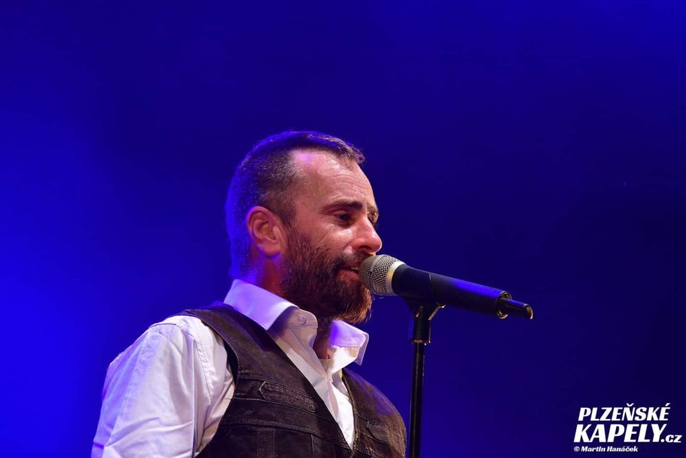 Luboš "Horst" Valeček (zpěv, od 2011)